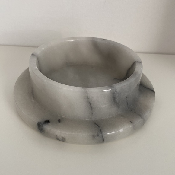 Marble candle holder with candle - Picture 2 of 7